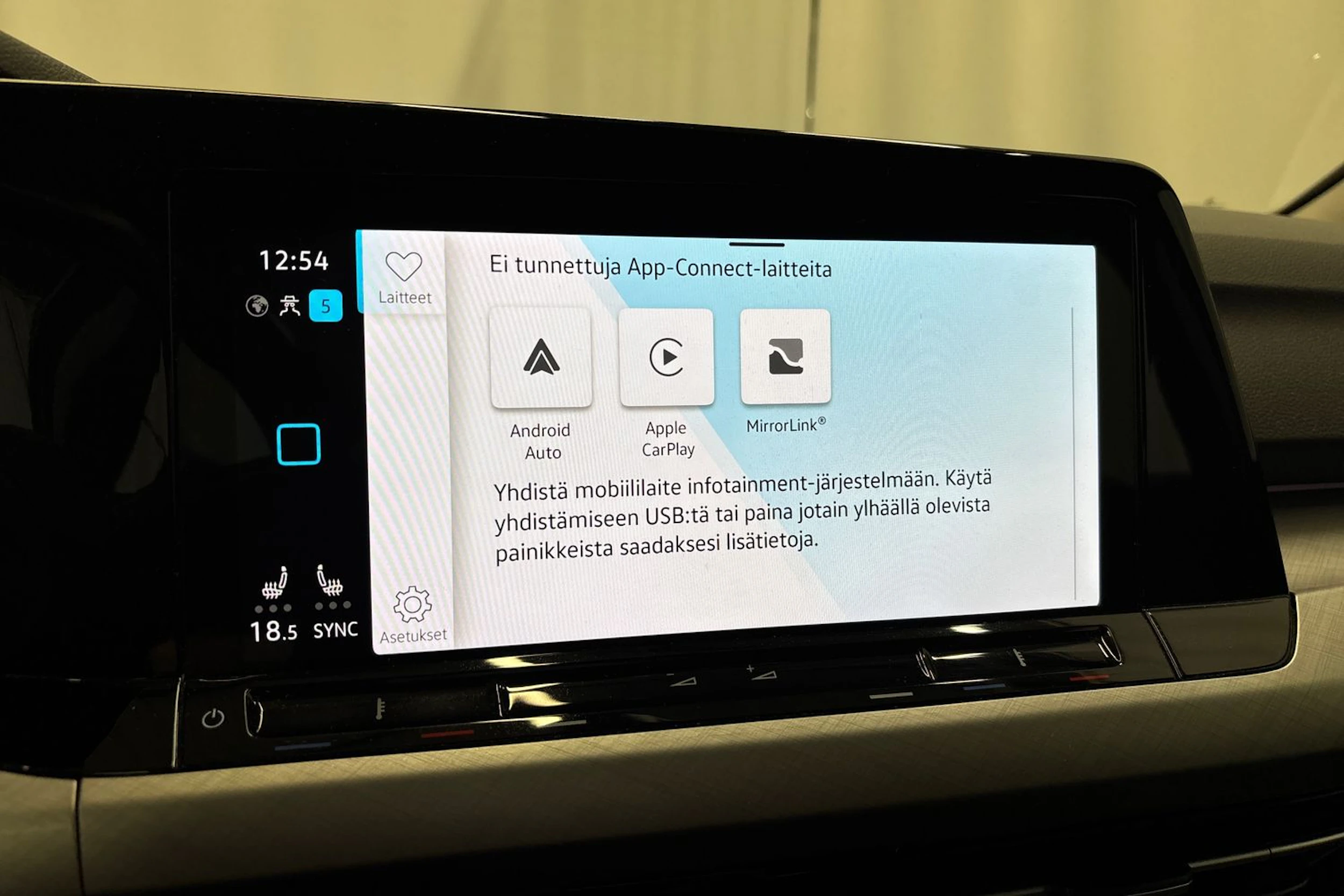 met. keltainen Volkswagen Golf 2022 kuva 20.