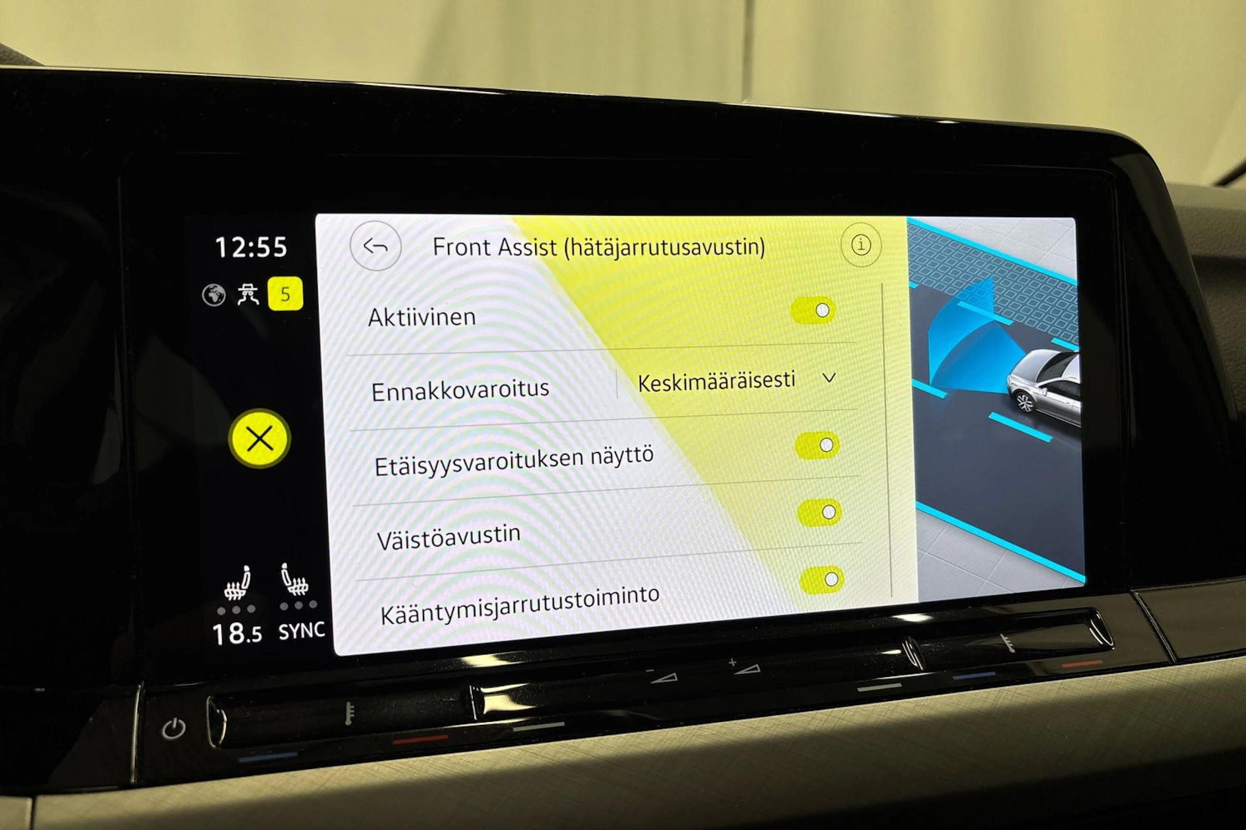 met. keltainen Volkswagen Golf 2022 kuva 24.