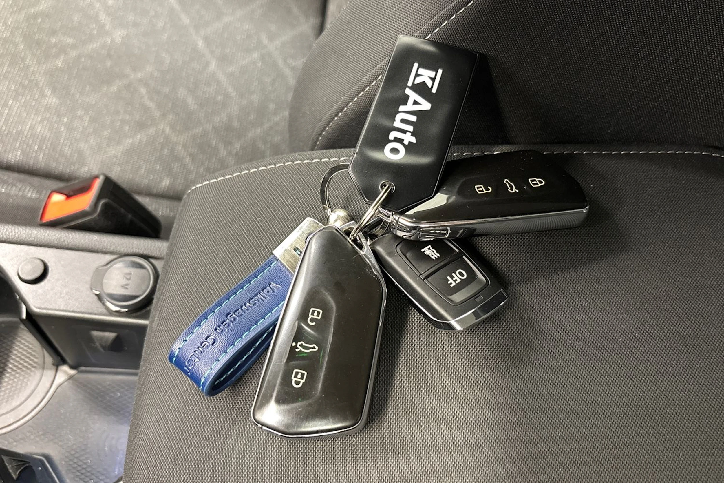 met. keltainen Volkswagen Golf 2022 kuva 29.