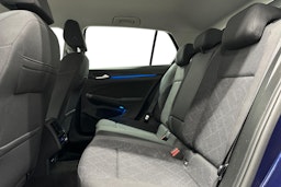 sininen Volkswagen Golf 2022 kuva 10.