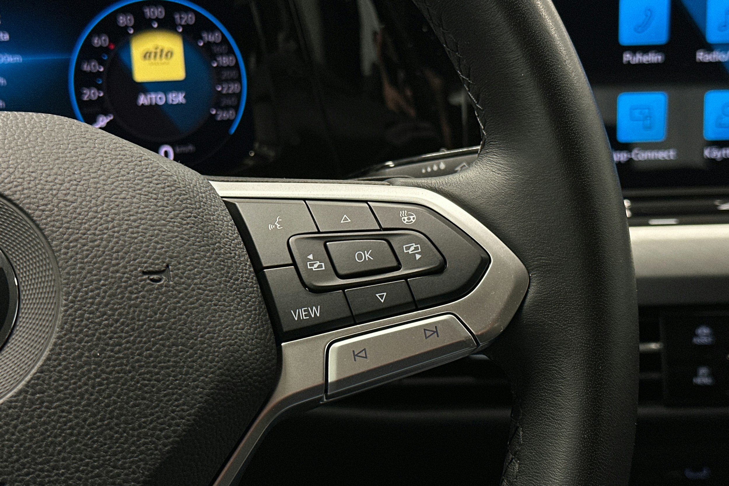 sininen Volkswagen Golf 2022 kuva 20.