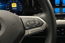 sininen Volkswagen Golf 2022 kuva 20.