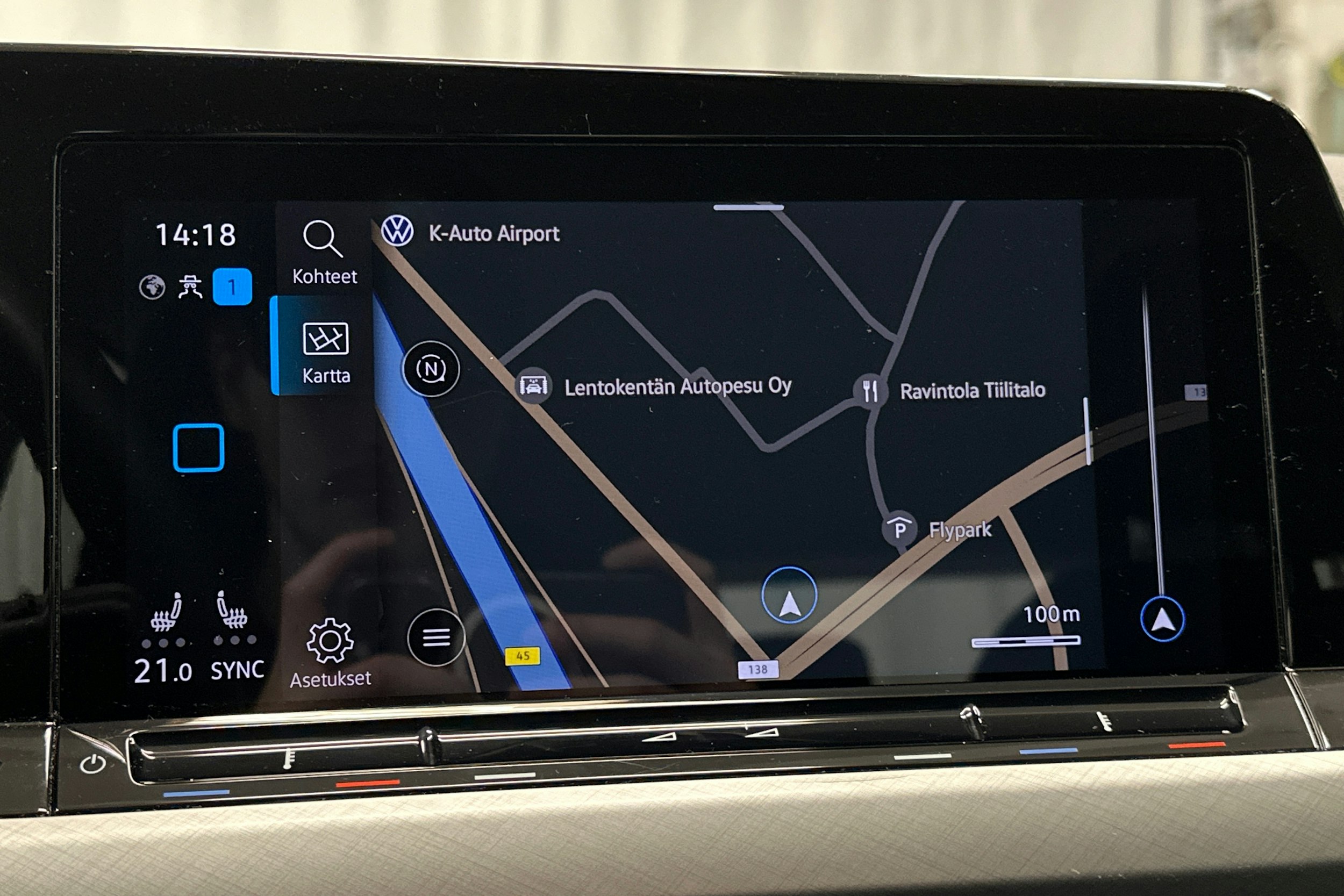 sininen Volkswagen Golf 2022 kuva 22.