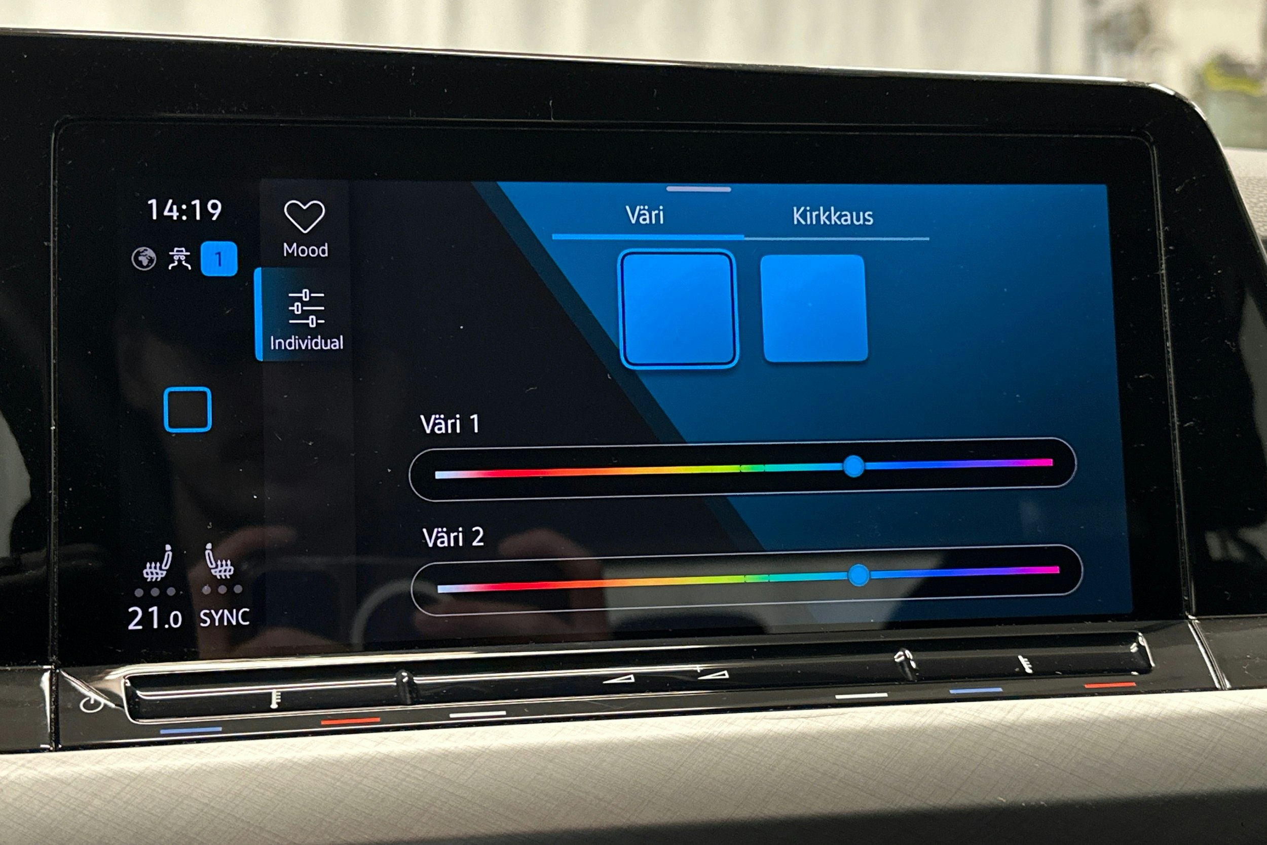 sininen Volkswagen Golf 2022 kuva 24.