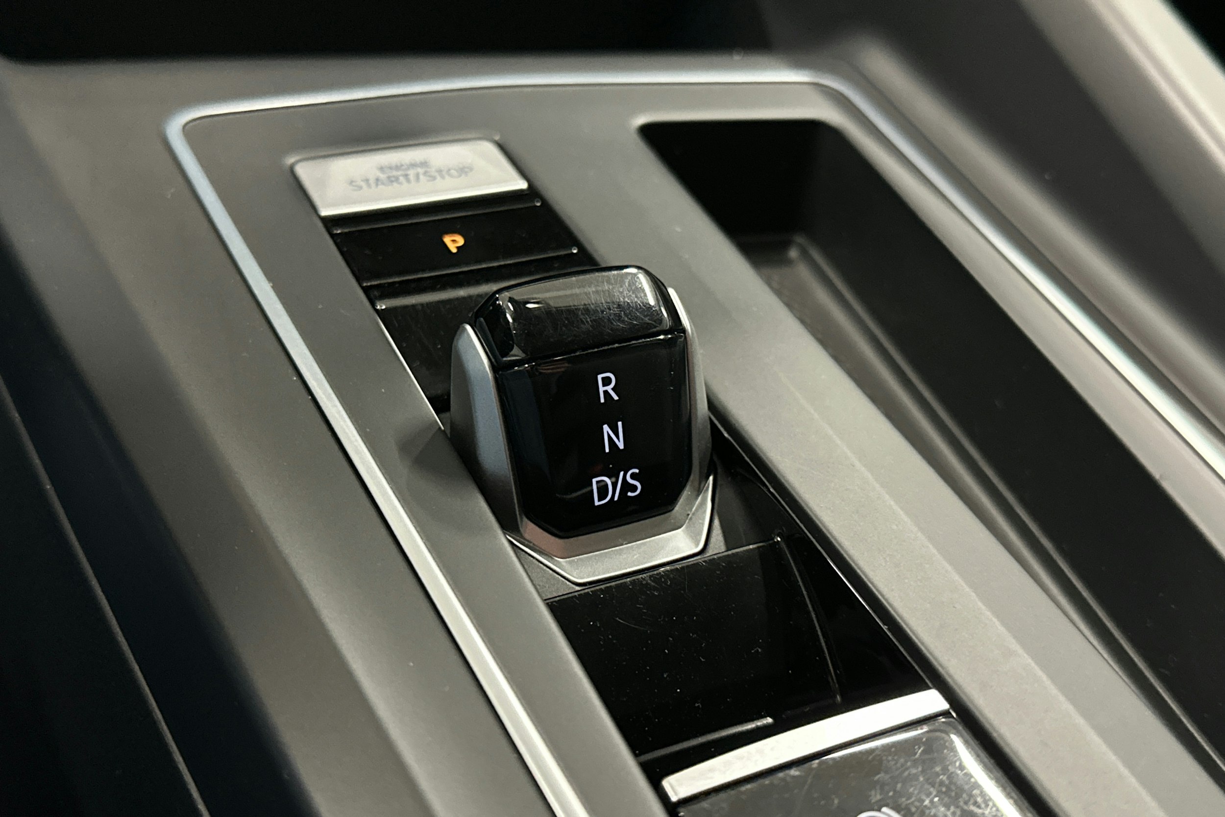 sininen Volkswagen Golf 2022 kuva 28.