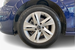 Sininen Volkswagen GOLF 2022 kuva 9.