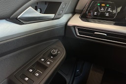 Sininen Volkswagen GOLF 2022 kuva 16.
