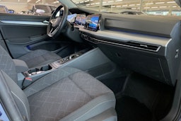 Sininen Volkswagen GOLF 2022 kuva 21.