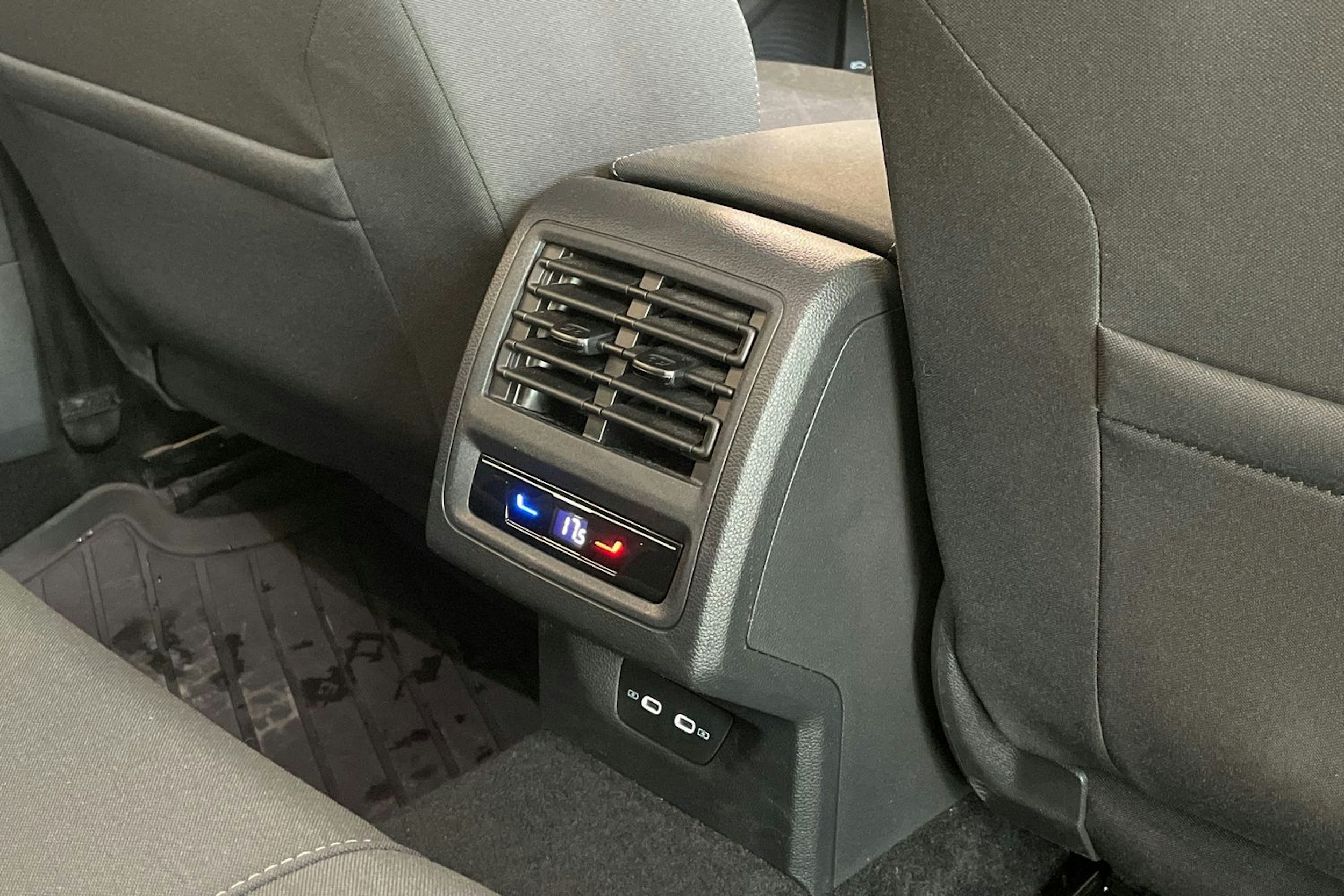 Sininen Volkswagen GOLF 2022 kuva 23.