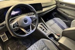 keltainen Volkswagen Golf 2022 kuva 7.