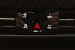 keltainen Volkswagen Golf 2022 kuva 21.