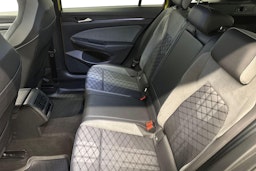 keltainen Volkswagen Golf 2022 kuva 28.