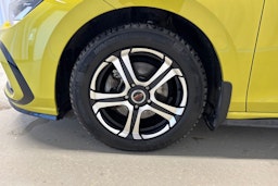 keltainen Volkswagen Golf 2022 kuva 33.
