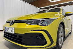 keltainen Volkswagen Golf 2022 kuva 40.