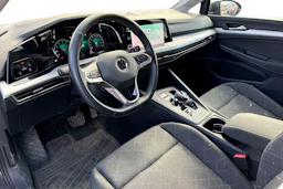 harmaa Volkswagen Golf 2022 kuva 3.