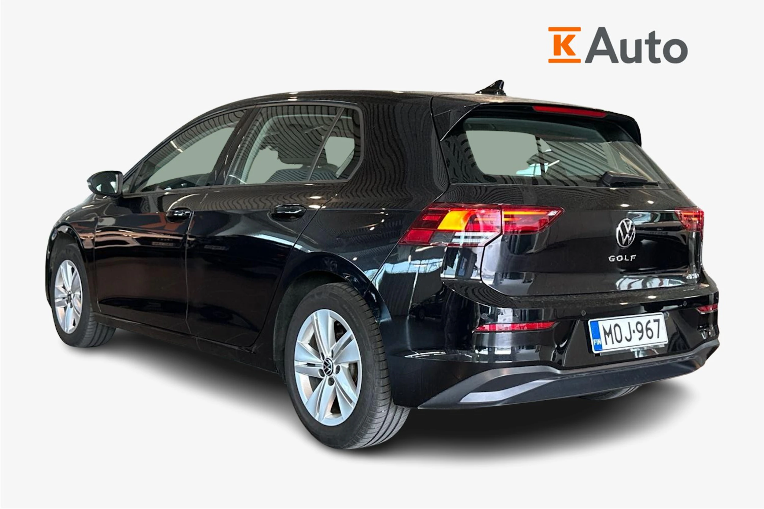 musta Volkswagen Golf 2022 kuva 2.