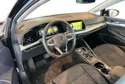 musta Volkswagen Golf 2022 kuva 3.