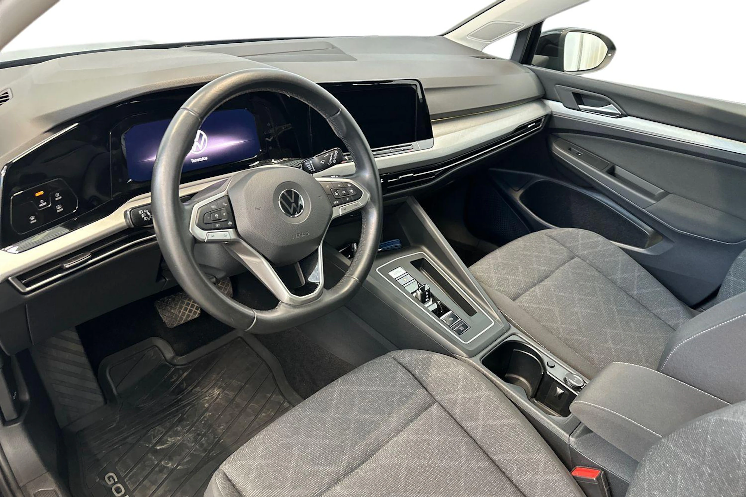 musta Volkswagen Golf 2022 kuva 6.