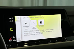 musta Volkswagen Golf 2022 kuva 16.