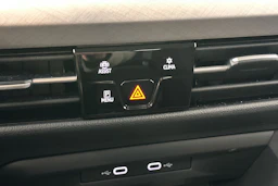 musta Volkswagen Golf 2022 kuva 17.