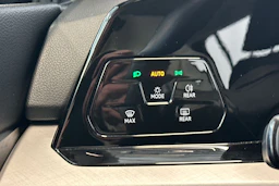 musta Volkswagen Golf 2022 kuva 19.