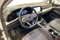 Valkoinen Volkswagen GOLF 2023 kuva 8.
