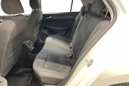 Valkoinen Volkswagen GOLF 2023 kuva 11.