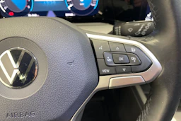 Valkoinen Volkswagen GOLF 2023 kuva 16.