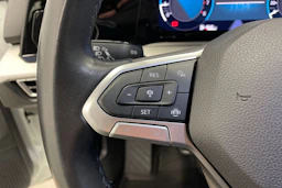 Valkoinen Volkswagen GOLF 2023 kuva 17.
