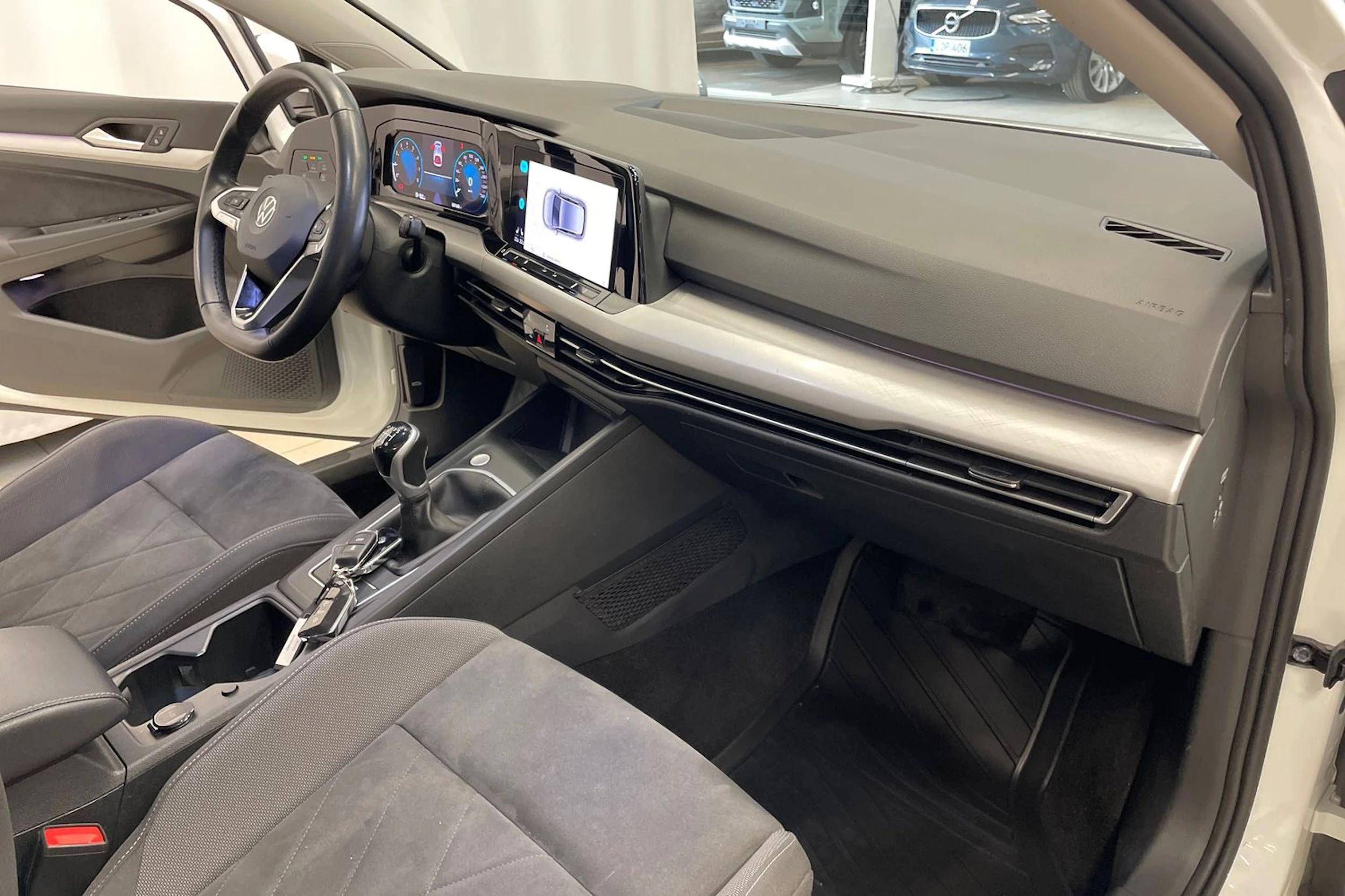 Valkoinen Volkswagen GOLF 2023 kuva 24.