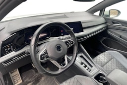 valkoinen Volkswagen Golf 2022 kuva 3.