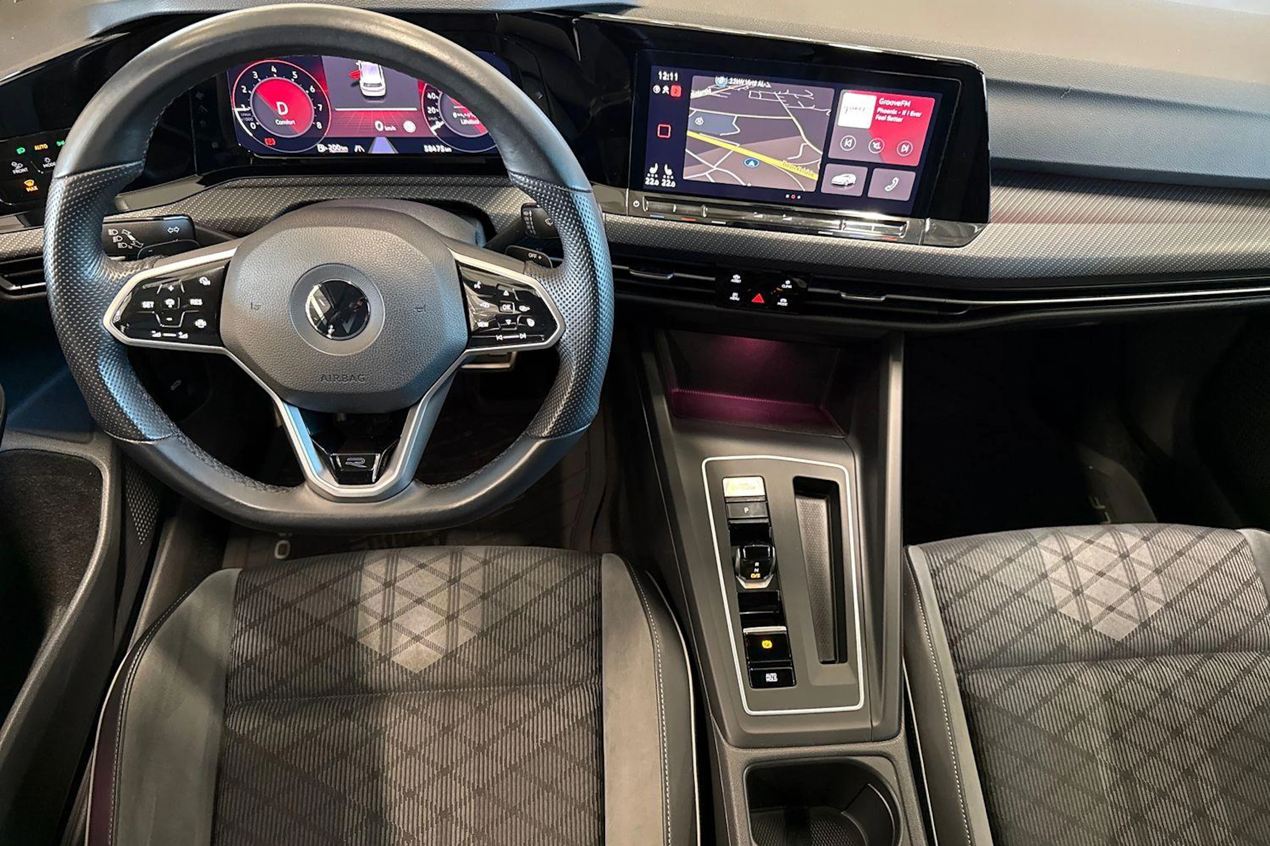 valkoinen Volkswagen Golf 2022 kuva 7.