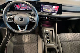 valkoinen Volkswagen Golf 2022 kuva 7.