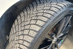 valkoinen Volkswagen Golf 2022 kuva 10.