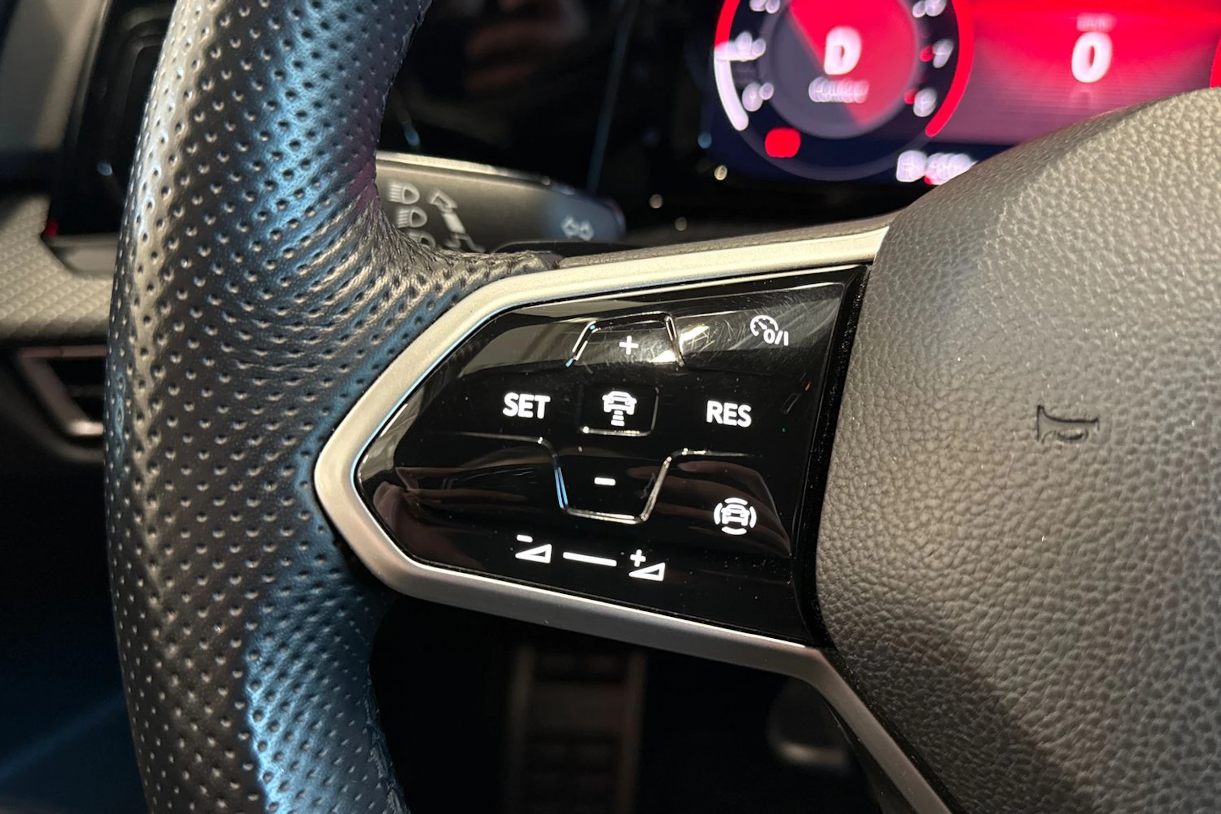 valkoinen Volkswagen Golf 2022 kuva 15.