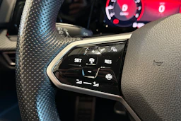 valkoinen Volkswagen Golf 2022 kuva 15.