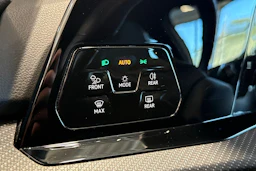 valkoinen Volkswagen Golf 2022 kuva 18.