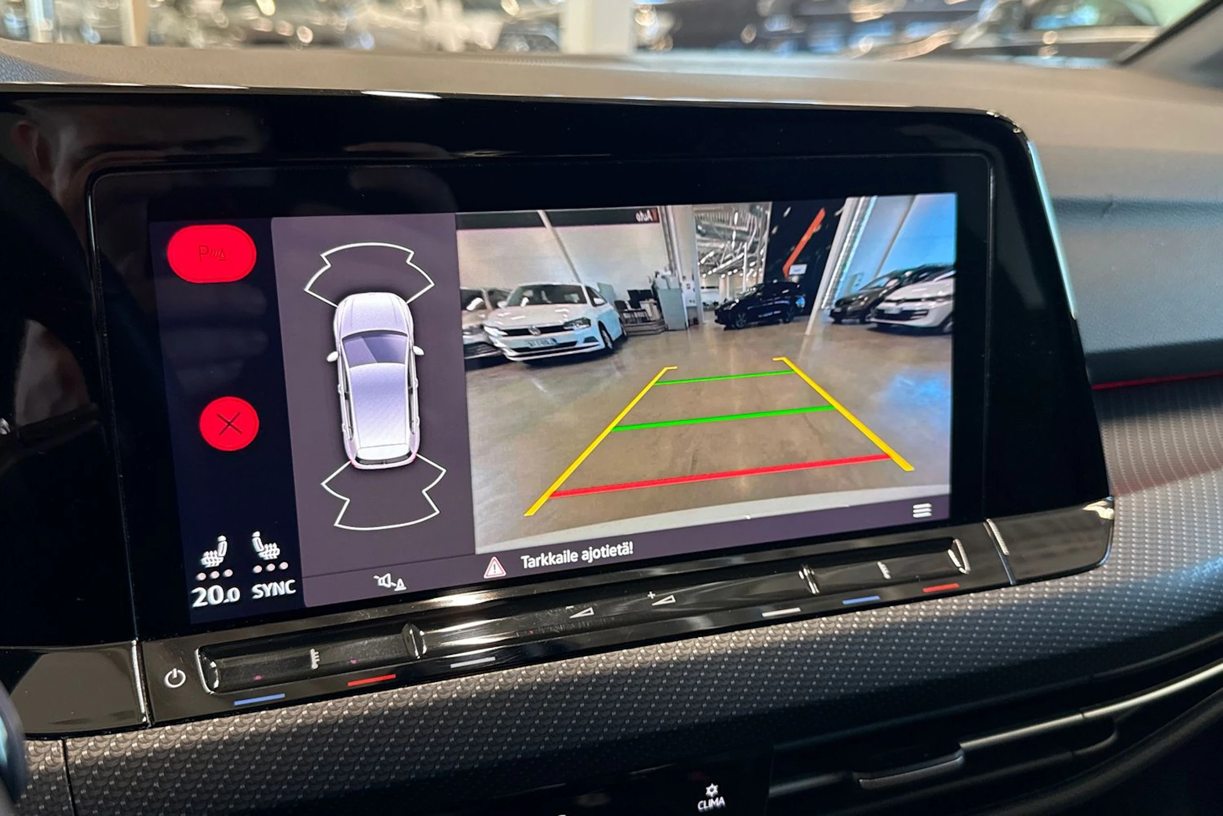 valkoinen Volkswagen Golf 2022 kuva 19.