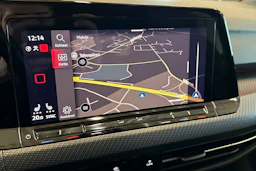 valkoinen Volkswagen Golf 2022 kuva 20.