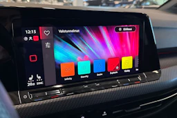 valkoinen Volkswagen Golf 2022 kuva 24.