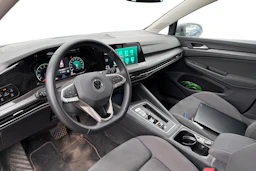 harmaa Volkswagen Golf 2022 kuva 3.
