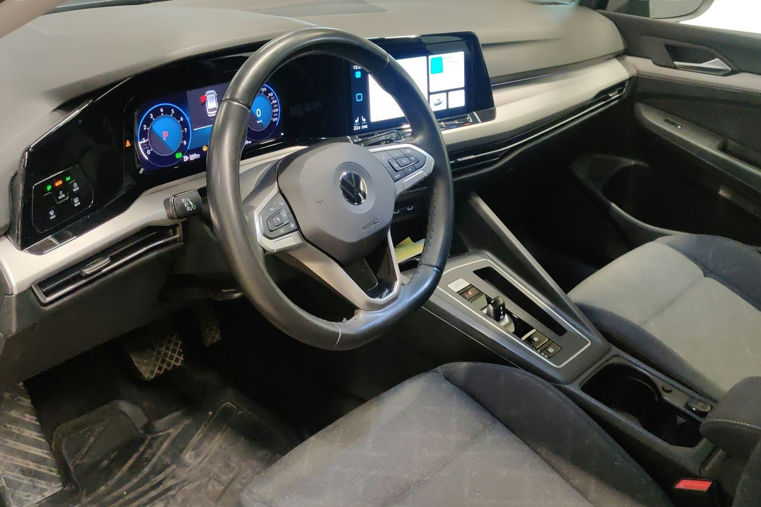 harmaa Volkswagen Golf 2022 kuva 7.