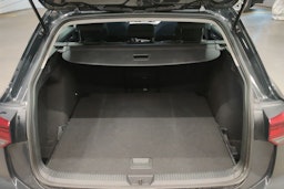 harmaa Volkswagen Golf 2022 kuva 27.