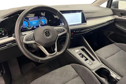 harmaa Volkswagen Golf 2022 kuva 6.