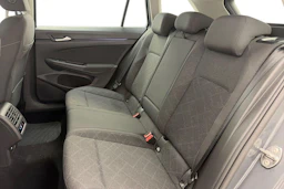 harmaa Volkswagen Golf 2022 kuva 8.