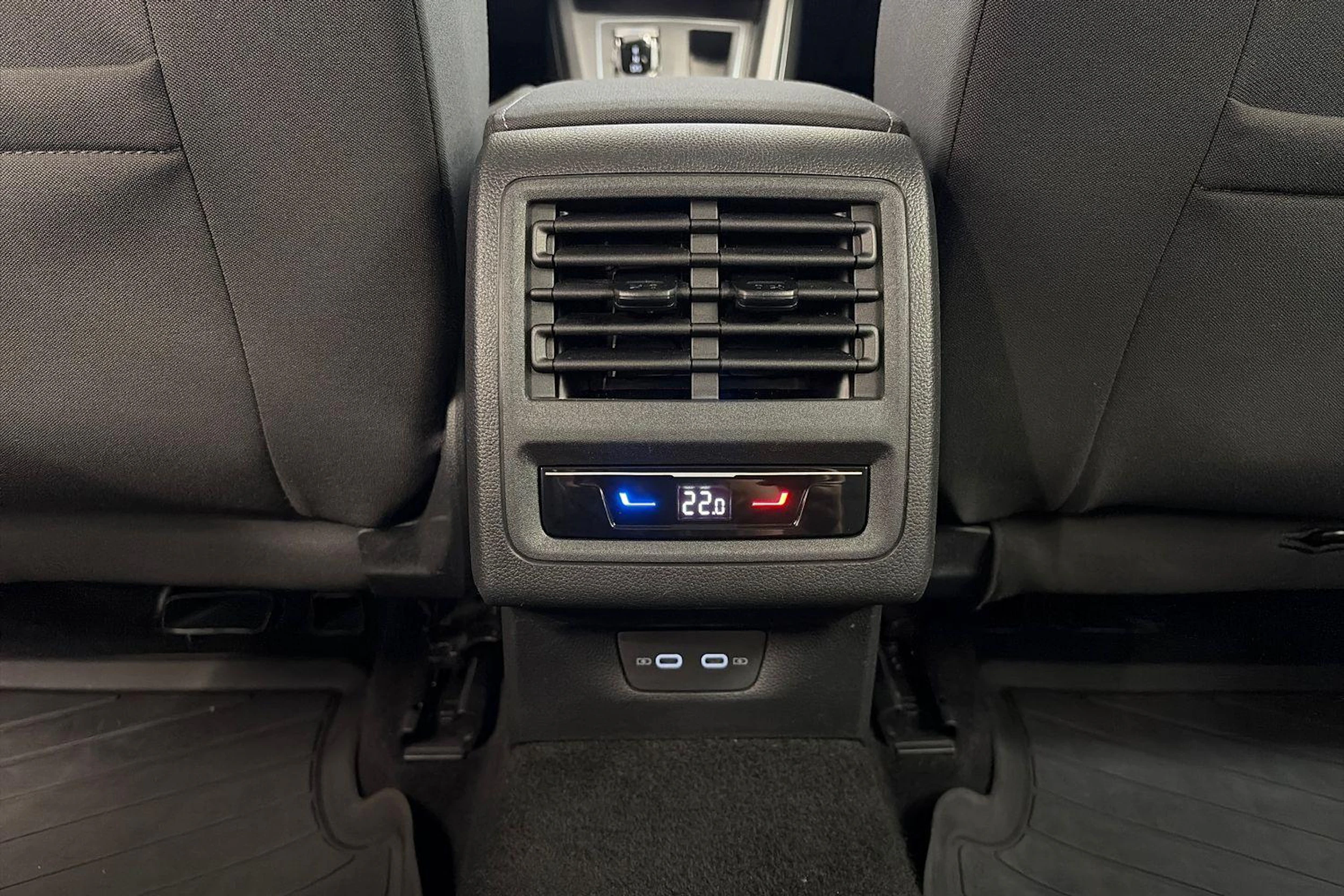 harmaa Volkswagen Golf 2022 kuva 9.