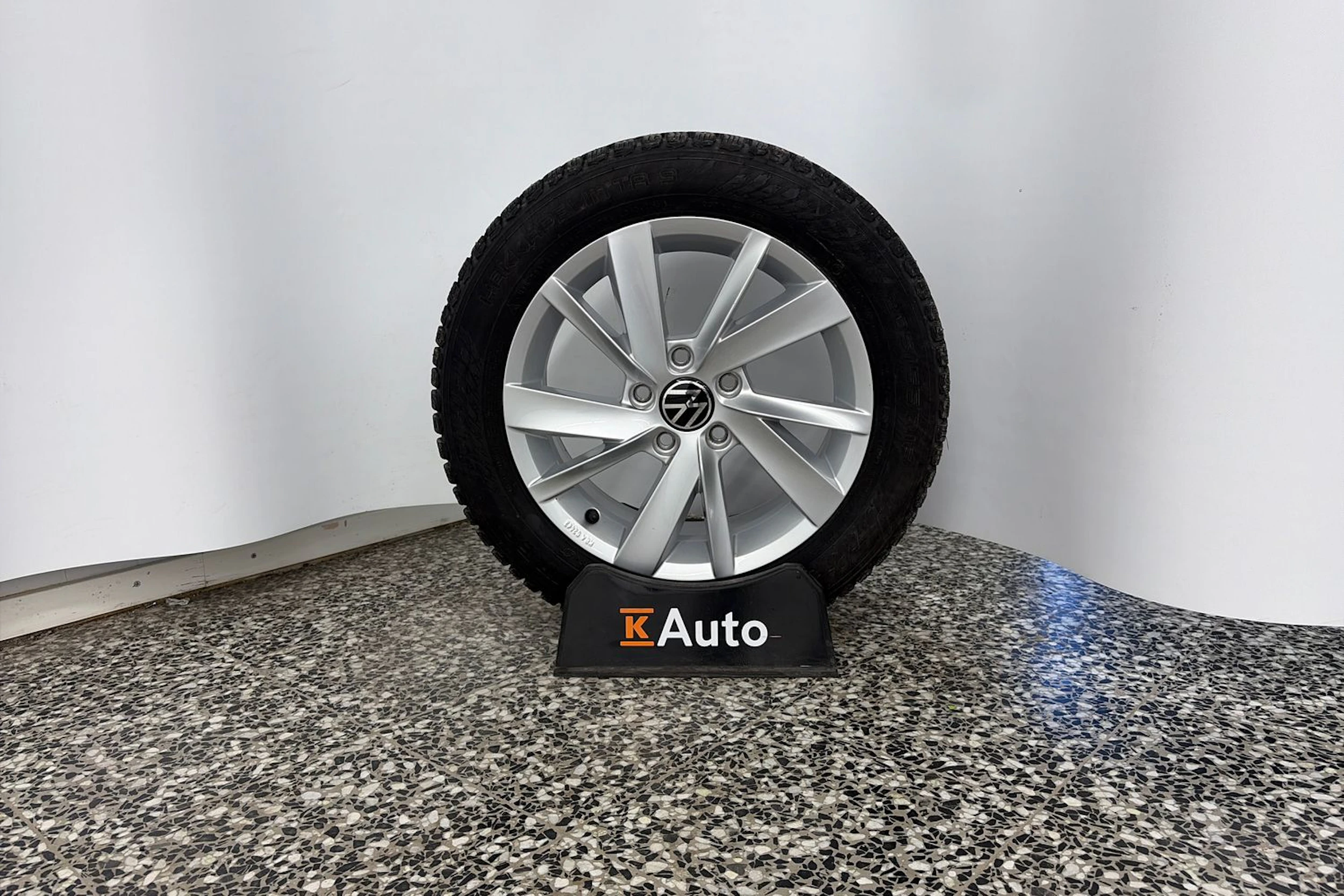 harmaa Volkswagen Golf 2022 kuva 11.