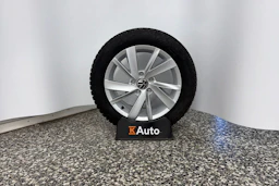 harmaa Volkswagen Golf 2022 kuva 11.