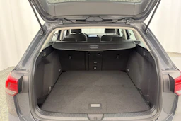 harmaa Volkswagen Golf 2022 kuva 12.