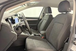 harmaa Volkswagen Golf 2022 kuva 13.